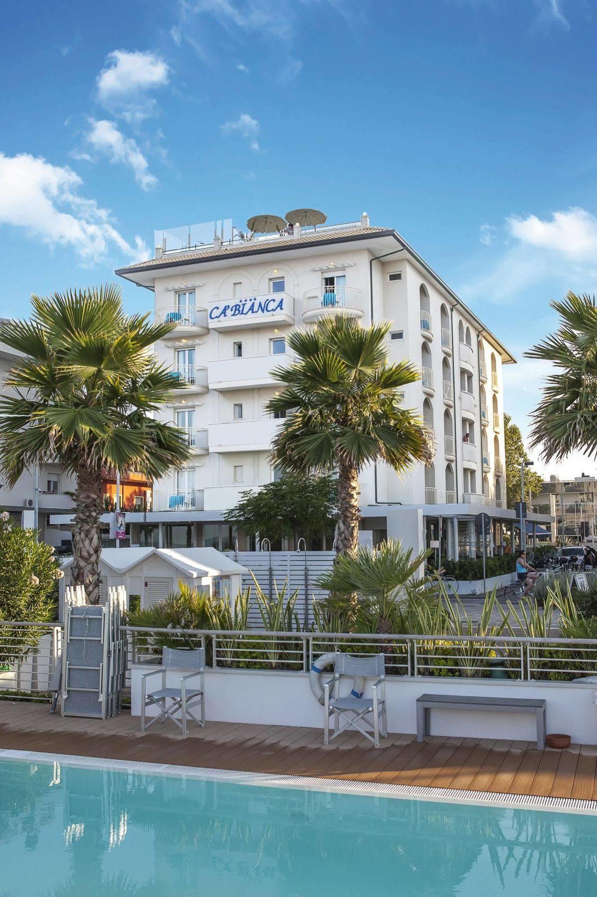 Hotel Ca' Bianca Riccione Exterior foto